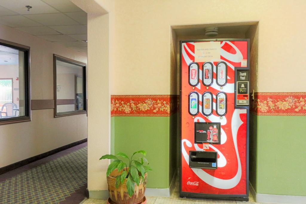 Americas Best Value Inn And Suites Houston Fm 1960 Exterior foto
